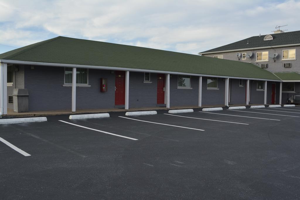 Red Carpet Inn & Suites New Cumberland Bagian luar foto